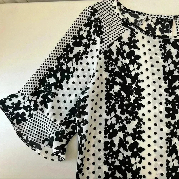 Ricki’s Blouse Short Sleeve Sheer  Flowy Ruffle Sleeves Black White Size Small - Picture 11 of 14